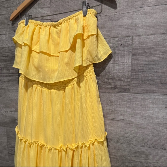 Yellow Ruffle Strapless Dress - Picture 4 of 5